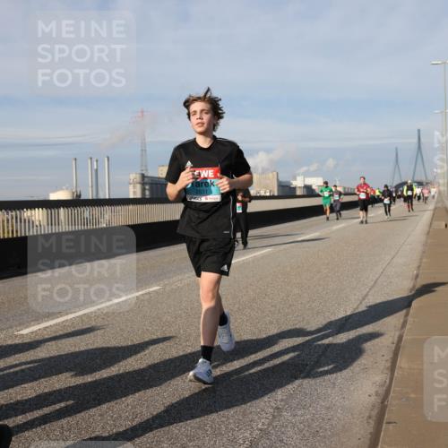 03.10.2025 - Köhlbrandbrückenlauf Lena Gebhardt http://msf.ph/oto/9095077 03.10.2025 10:09:33 Position 2 2631 meine-sportfotos.de