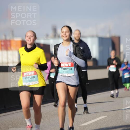 03.10.2025 - Köhlbrandbrückenlauf Jannik Wohlers http://msf.ph/oto/9095113 03.10.2025 10:13:14 Position 3 2812, 2875, 2297 meine-sportfotos.de