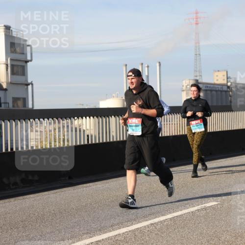03.10.2025 - Köhlbrandbrückenlauf Lena Gebhardt http://msf.ph/oto/9095130 03.10.2025 10:09:35 Position 2 2379 meine-sportfotos.de