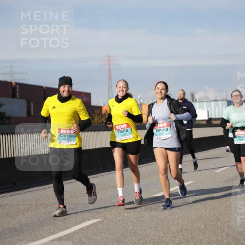 03.10.2025 - Köhlbrandbrückenlauf Jannik Wohlers http://msf.ph/oto/9095143 03.10.2025 10:13:15 Position 3 2872, 2875, 2297 meine-sportfotos.de