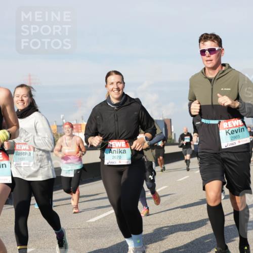 03.10.2025 - Köhlbrandbrückenlauf Jannik Wohlers http://msf.ph/oto/9095151 03.10.2025 10:01:21 Position 3 2247, 1831, 2670, 2965 meine-sportfotos.de
