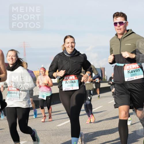 03.10.2025 - Köhlbrandbrückenlauf Jannik Wohlers http://msf.ph/oto/9095159 03.10.2025 10:01:21 Position 3 2247, 1831, 2670, 2965 meine-sportfotos.de