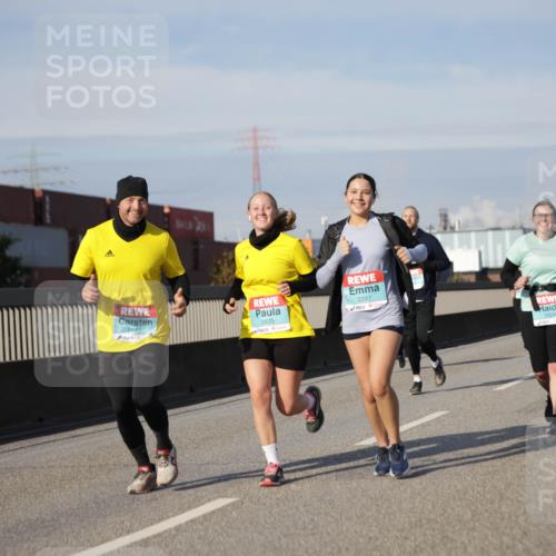 03.10.2025 - Köhlbrandbrückenlauf Jannik Wohlers http://msf.ph/oto/9095162 03.10.2025 10:13:15 Position 3 2872, 2297, 2875, 2924 meine-sportfotos.de