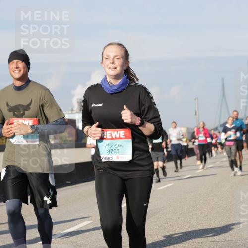03.10.2025 - Köhlbrandbrückenlauf Jannik Wohlers http://msf.ph/oto/9095171 03.10.2025 10:01:23 Position 3 1684, 3765 meine-sportfotos.de