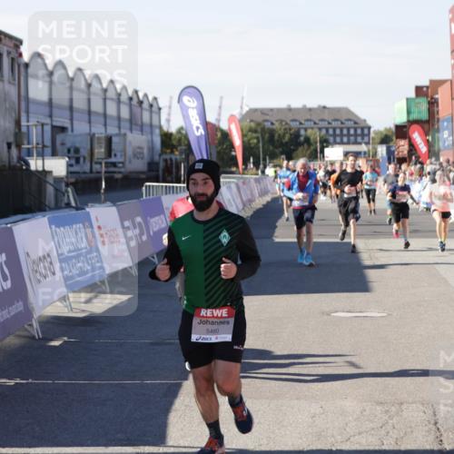03.10.2025 - Köhlbrandbrückenlauf Jannik Wohlers http://msf.ph/oto/9095172 03.10.2025 13:20:49 Ziel 4476, 4646, 4709, 4915, 4916, 5006, 5084, 5480, 5488, 5774, 5918, 5920, 6703 meine-sportfotos.de