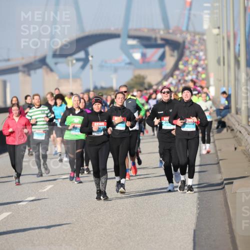 03.10.2025 - Köhlbrandbrückenlauf Jannik Wohlers http://msf.ph/oto/9095215 03.10.2025 10:03:49 Position 3 2617 meine-sportfotos.de