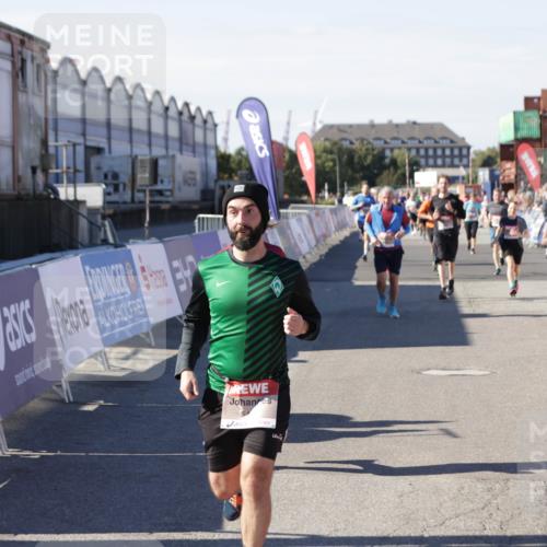 03.10.2025 - Köhlbrandbrückenlauf Jannik Wohlers http://msf.ph/oto/9095225 03.10.2025 13:20:50 Ziel 4476, 4646, 4709, 4915, 4916, 5006, 5084, 5169, 5480, 5488, 5774, 5918, 5920, 6703 meine-sportfotos.de