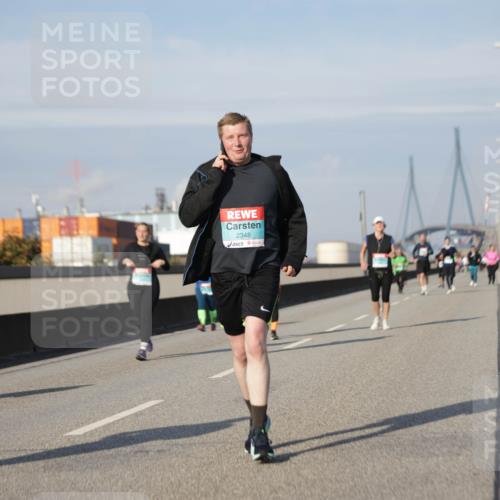 03.10.2025 - Köhlbrandbrückenlauf Jannik Wohlers http://msf.ph/oto/9095232 03.10.2025 10:13:19 Position 3 2348 meine-sportfotos.de