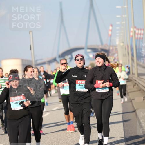 03.10.2025 - Köhlbrandbrückenlauf Jannik Wohlers http://msf.ph/oto/9095240 03.10.2025 10:04:00 Position 3 172, 13, 2616 meine-sportfotos.de