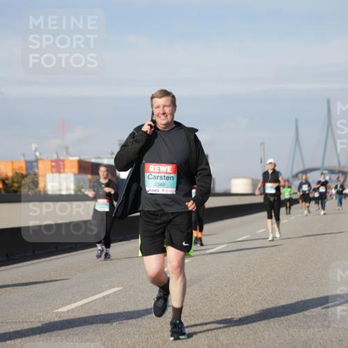 03.10.2025 - Köhlbrandbrückenlauf Jannik Wohlers http://msf.ph/oto/9095253 03.10.2025 10:13:19 Position 3 2348 meine-sportfotos.de