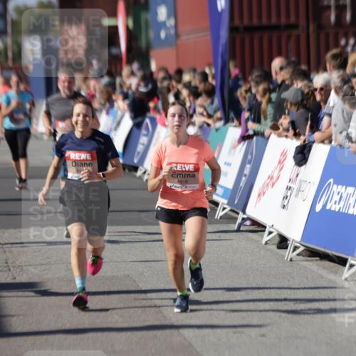 03.10.2025 - Köhlbrandbrückenlauf Jannik Wohlers http://msf.ph/oto/9095266 03.10.2025 13:20:51 Ziel 4476, 4646, 4709, 4915, 4916, 5006, 5084, 5130, 5169, 5480, 5488, 5501, 5774, 5918, 5920, 6703, 6780 meine-sportfotos.de