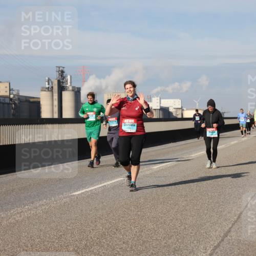 03.10.2025 - Köhlbrandbrückenlauf Lena Gebhardt http://msf.ph/oto/9095268 03.10.2025 10:09:38 Position 2 2332 meine-sportfotos.de