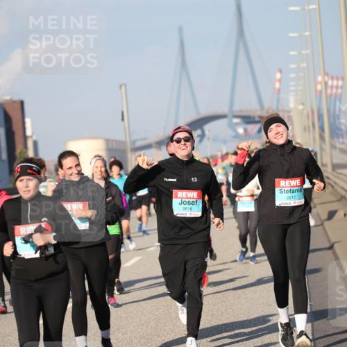 03.10.2025 - Köhlbrandbrückenlauf Jannik Wohlers http://msf.ph/oto/9095273 03.10.2025 10:04:02 Position 3 13, 2616, 2617 meine-sportfotos.de
