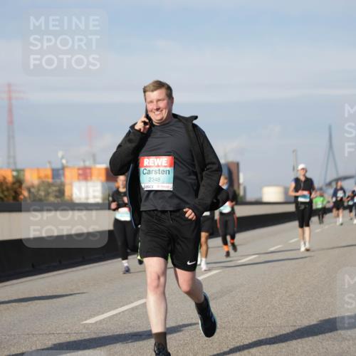 03.10.2025 - Köhlbrandbrückenlauf Jannik Wohlers http://msf.ph/oto/9095275 03.10.2025 10:13:20 Position 3 2348 meine-sportfotos.de