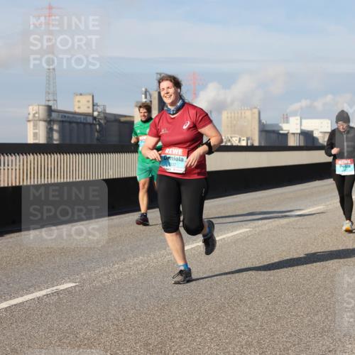 03.10.2025 - Köhlbrandbrückenlauf Lena Gebhardt http://msf.ph/oto/9095291 03.10.2025 10:09:39 Position 2 2332 meine-sportfotos.de
