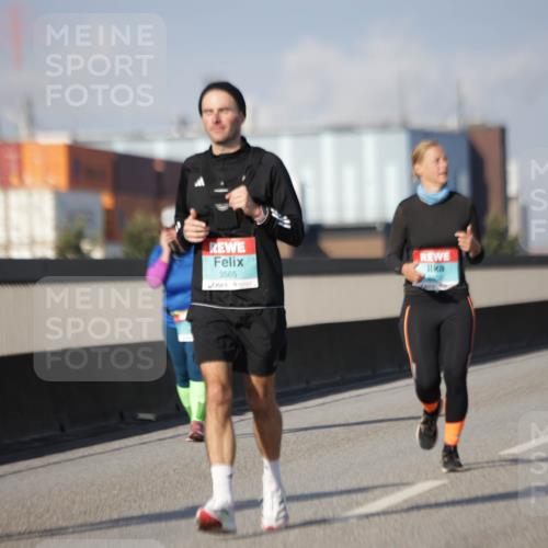 03.10.2025 - Köhlbrandbrückenlauf Jannik Wohlers http://msf.ph/oto/9095314 03.10.2025 10:13:21 Position 3 3565, 2550 meine-sportfotos.de