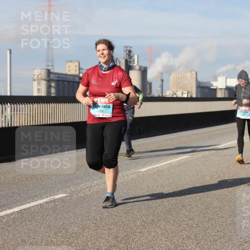 03.10.2025 - Köhlbrandbrückenlauf Lena Gebhardt http://msf.ph/oto/9095317 03.10.2025 10:09:40 Position 2 2332 meine-sportfotos.de