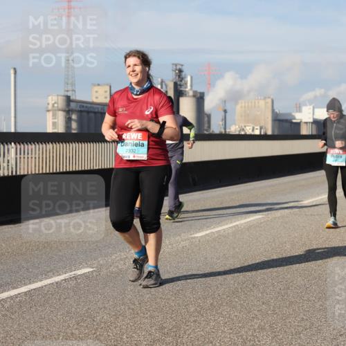 03.10.2025 - Köhlbrandbrückenlauf Lena Gebhardt http://msf.ph/oto/9095326 03.10.2025 10:09:40 Position 2 2332 meine-sportfotos.de