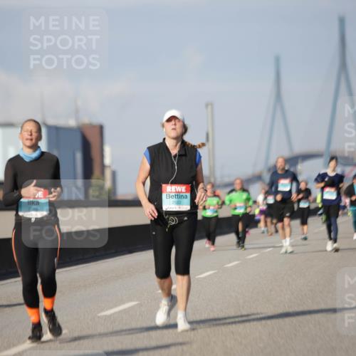 03.10.2025 - Köhlbrandbrückenlauf Jannik Wohlers http://msf.ph/oto/9095335 03.10.2025 10:13:23 Position 3 2550, 2553 meine-sportfotos.de