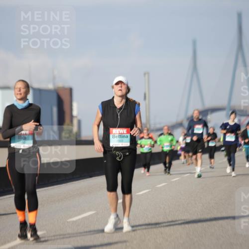 03.10.2025 - Köhlbrandbrückenlauf Jannik Wohlers http://msf.ph/oto/9095337 03.10.2025 10:13:23 Position 3 550, 2553 meine-sportfotos.de