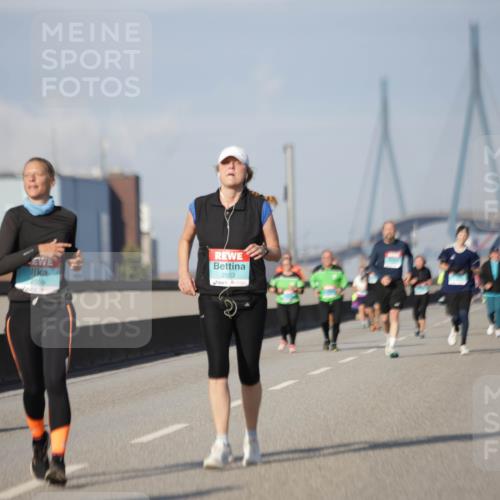 03.10.2025 - Köhlbrandbrückenlauf Jannik Wohlers http://msf.ph/oto/9095345 03.10.2025 10:13:23 Position 3 2553 meine-sportfotos.de