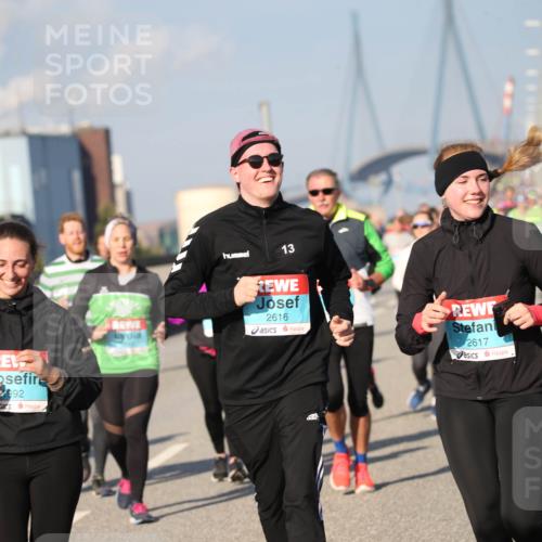 03.10.2025 - Köhlbrandbrückenlauf Jannik Wohlers http://msf.ph/oto/9095352 03.10.2025 10:04:04 Position 3 2992, 13, 2616, 2617 meine-sportfotos.de