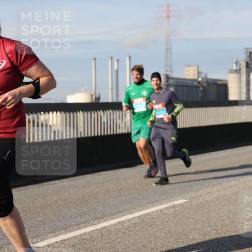 03.10.2025 - Köhlbrandbrückenlauf Lena Gebhardt http://msf.ph/oto/9095354 03.10.2025 10:09:41 Position 2 2332 meine-sportfotos.de