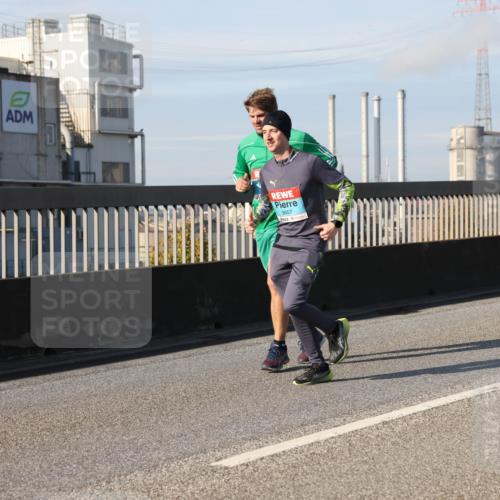 03.10.2025 - Köhlbrandbrückenlauf Lena Gebhardt http://msf.ph/oto/9095380 03.10.2025 10:09:42 Position 2 3657 meine-sportfotos.de