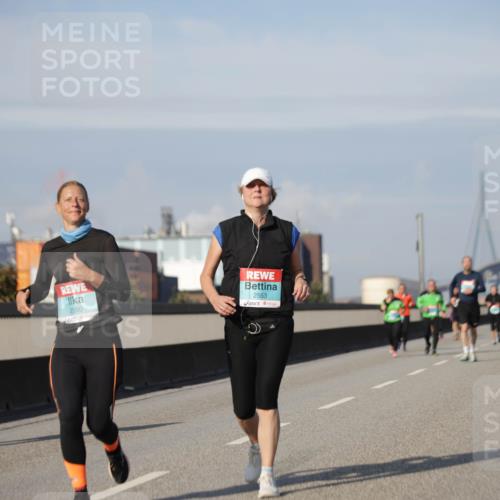 03.10.2025 - Köhlbrandbrückenlauf Jannik Wohlers http://msf.ph/oto/9095397 03.10.2025 10:13:25 Position 3 2550, 2553 meine-sportfotos.de
