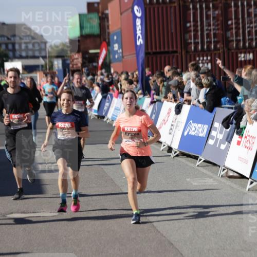 03.10.2025 - Köhlbrandbrückenlauf Jannik Wohlers http://msf.ph/oto/9095412 03.10.2025 13:20:52 Ziel 4646, 4709, 4915, 4916, 5006, 5084, 5130, 5156, 5169, 5377, 5480, 5488, 5501, 5774, 5918, 5920, 6703, 6780 meine-sportfotos.de