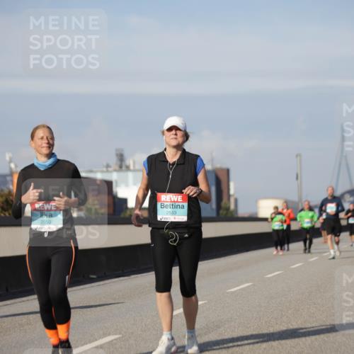 03.10.2025 - Köhlbrandbrückenlauf Jannik Wohlers http://msf.ph/oto/9095417 03.10.2025 10:13:26 Position 3 2550, 2553 meine-sportfotos.de