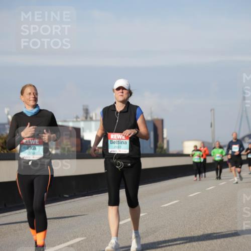 03.10.2025 - Köhlbrandbrückenlauf Jannik Wohlers http://msf.ph/oto/9095423 03.10.2025 10:13:26 Position 3 2550, 2553 meine-sportfotos.de