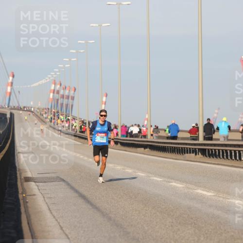 03.10.2025 - Köhlbrandbrückenlauf Lena Gebhardt http://msf.ph/oto/9095432 03.10.2025 09:32:15 Position 2  meine-sportfotos.de