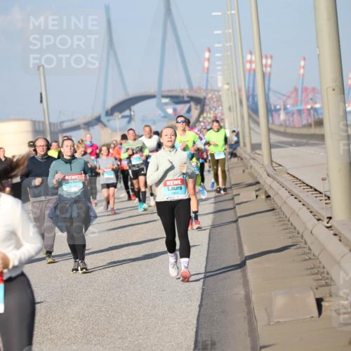 03.10.2025 - Köhlbrandbrückenlauf Jannik Wohlers http://msf.ph/oto/9095434 03.10.2025 10:04:10 Position 3 1954 meine-sportfotos.de
