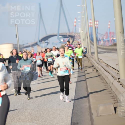 03.10.2025 - Köhlbrandbrückenlauf Jannik Wohlers http://msf.ph/oto/9095451 03.10.2025 10:04:10 Position 3 1954 meine-sportfotos.de
