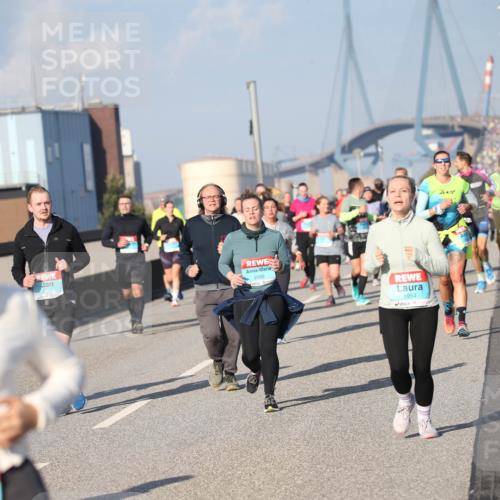 03.10.2025 - Köhlbrandbrückenlauf Jannik Wohlers http://msf.ph/oto/9095469 03.10.2025 10:04:11 Position 3 2016, 2099, 1954 meine-sportfotos.de
