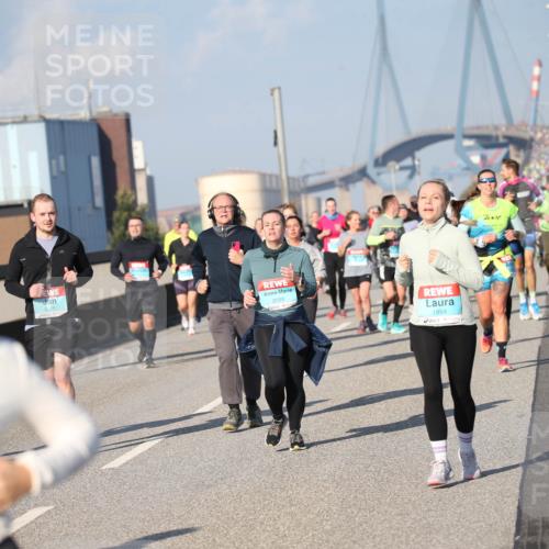 03.10.2025 - Köhlbrandbrückenlauf Jannik Wohlers http://msf.ph/oto/9095474 03.10.2025 10:04:11 Position 3 2099, 1954 meine-sportfotos.de