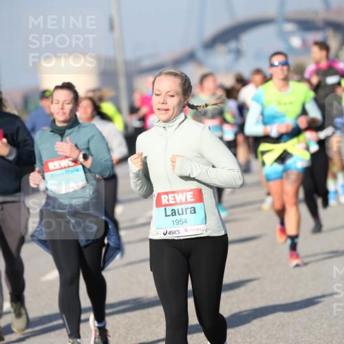 03.10.2025 - Köhlbrandbrückenlauf Jannik Wohlers http://msf.ph/oto/9095480 03.10.2025 10:04:13 Position 3 1954 meine-sportfotos.de