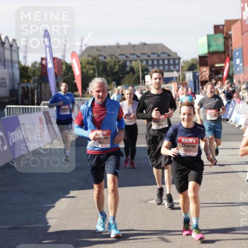 03.10.2025 - Köhlbrandbrückenlauf Jannik Wohlers http://msf.ph/oto/9095481 03.10.2025 13:20:53 Ziel 4646, 4709, 4915, 4916, 5006, 5084, 5130, 5156, 5169, 5377, 5480, 5488, 5501, 5774, 5918, 5920, 6703, 6780 meine-sportfotos.de