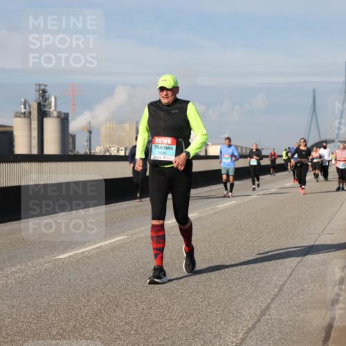 03.10.2025 - Köhlbrandbrückenlauf Lena Gebhardt http://msf.ph/oto/9095482 03.10.2025 10:09:45 Position 2  meine-sportfotos.de