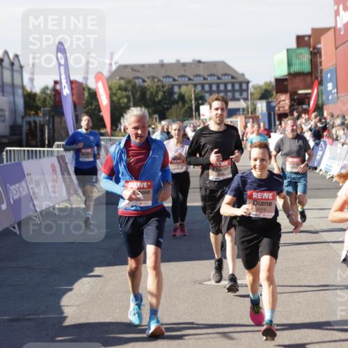 03.10.2025 - Köhlbrandbrückenlauf Jannik Wohlers http://msf.ph/oto/9095490 03.10.2025 13:20:53 Ziel 4646, 4709, 4915, 4916, 5006, 5084, 5130, 5156, 5169, 5377, 5480, 5488, 5501, 5774, 5918, 5920, 6703, 6780 meine-sportfotos.de
