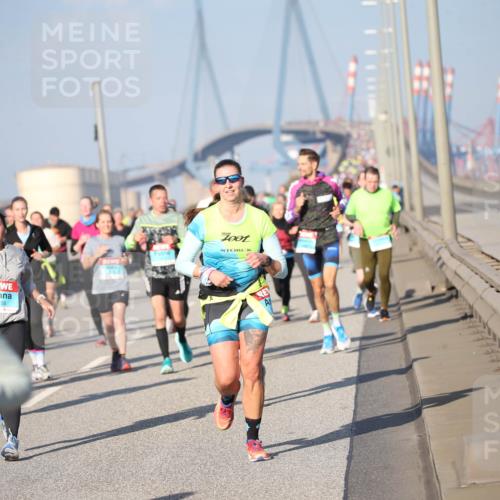 03.10.2025 - Köhlbrandbrückenlauf Jannik Wohlers http://msf.ph/oto/9095491 03.10.2025 10:04:15 Position 3 2456 meine-sportfotos.de