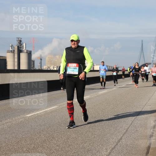 03.10.2025 - Köhlbrandbrückenlauf Lena Gebhardt http://msf.ph/oto/9095493 03.10.2025 10:09:45 Position 2  meine-sportfotos.de