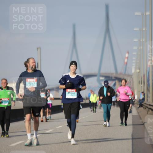 03.10.2025 - Köhlbrandbrückenlauf Jannik Wohlers http://msf.ph/oto/9095522 03.10.2025 10:13:31 Position 3 2596 meine-sportfotos.de