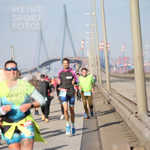 03.10.2025 - Köhlbrandbrückenlauf Jannik Wohlers http://msf.ph/oto/9095524 03.10.2025 10:04:18 Position 3 2622, 7001 meine-sportfotos.de