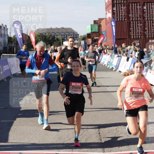 03.10.2025 - Köhlbrandbrückenlauf Jannik Wohlers http://msf.ph/oto/9095536 03.10.2025 13:20:54 Ziel 4646, 4709, 4915, 4916, 5006, 5084, 5130, 5156, 5169, 5377, 5480, 5488, 5501, 5774, 5920, 6703, 6780 meine-sportfotos.de
