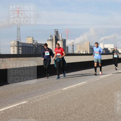 03.10.2025 - Köhlbrandbrückenlauf Lena Gebhardt http://msf.ph/oto/9095547 03.10.2025 10:09:49 Position 2  meine-sportfotos.de