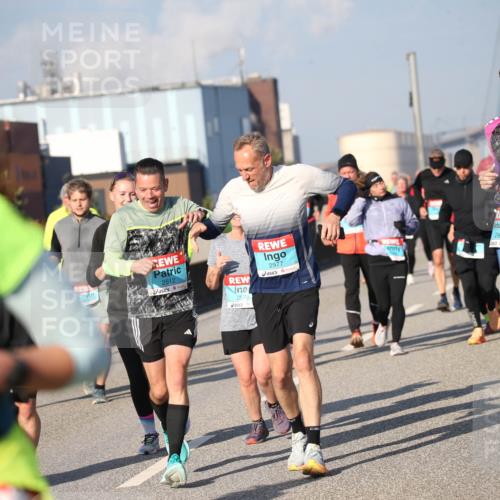 03.10.2025 - Köhlbrandbrückenlauf Jannik Wohlers http://msf.ph/oto/9095559 03.10.2025 10:04:20 Position 3 2512, 297, 2977, 3, 2969 meine-sportfotos.de