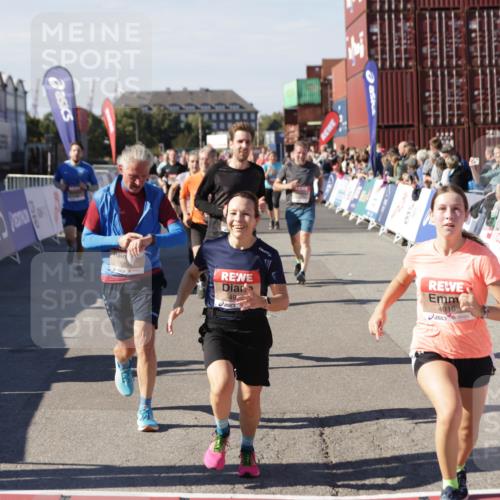 03.10.2025 - Köhlbrandbrückenlauf Jannik Wohlers http://msf.ph/oto/9095560 03.10.2025 13:20:54 Ziel 4646, 4709, 4915, 4916, 5006, 5084, 5130, 5156, 5169, 5377, 5480, 5488, 5501, 5774, 5920, 6703, 6780 meine-sportfotos.de