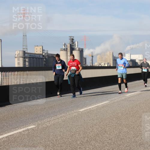 03.10.2025 - Köhlbrandbrückenlauf Lena Gebhardt http://msf.ph/oto/9095564 03.10.2025 10:09:49 Position 2  meine-sportfotos.de
